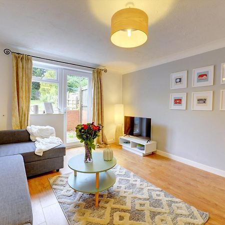 Modern 2 Bed House Sleeps 6 Southam Town Centre - Inspire Homes Ltd Zewnętrze zdjęcie