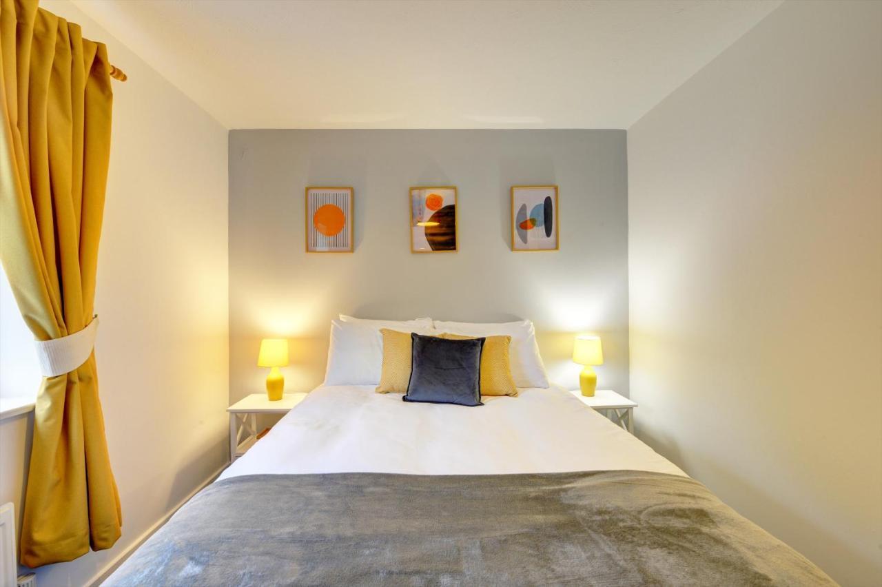 Modern 2 Bed House Sleeps 6 Southam Town Centre - Inspire Homes Ltd Zewnętrze zdjęcie