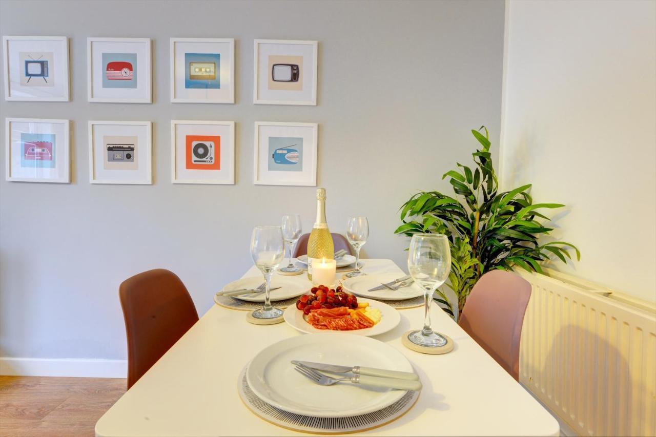 Modern 2 Bed House Sleeps 6 Southam Town Centre - Inspire Homes Ltd Zewnętrze zdjęcie