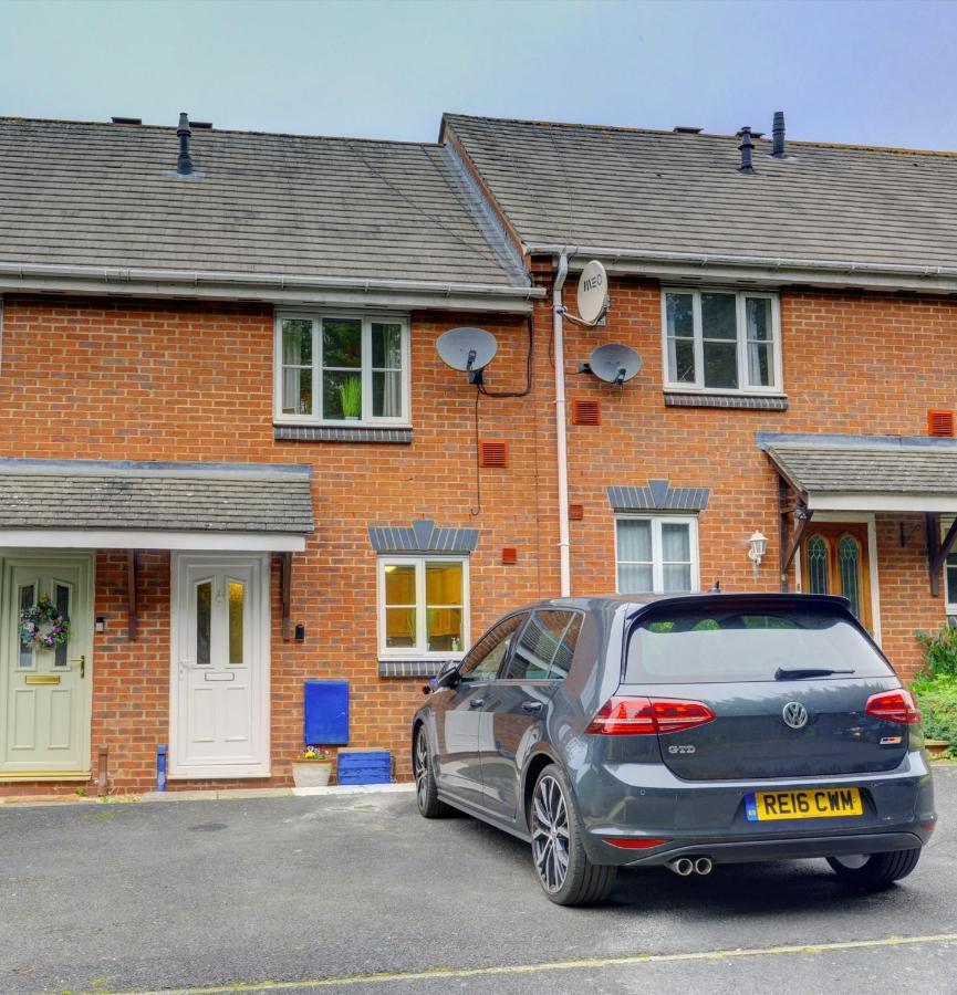 Modern 2 Bed House Sleeps 6 Southam Town Centre - Inspire Homes Ltd Zewnętrze zdjęcie