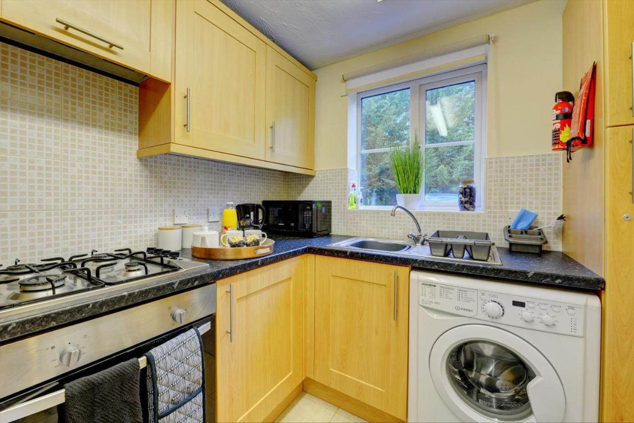 Modern 2 Bed House Sleeps 6 Southam Town Centre - Inspire Homes Ltd Zewnętrze zdjęcie
